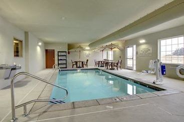 Cobblestone Hotel & Suites Pecos