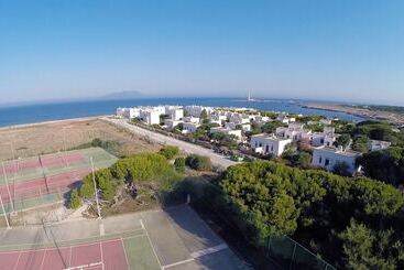هتل Villaggio Approdo Di Ulisse