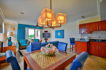 Tropical Digs