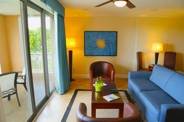 Tropical Digs