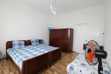 تختخواب و صبحانه Private House Suliko