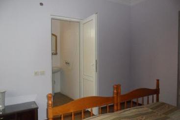 تختخواب و صبحانه Private House Suliko