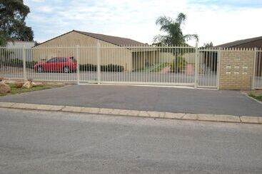 شقق خاصة سياحية Como Apartments   Geraldton