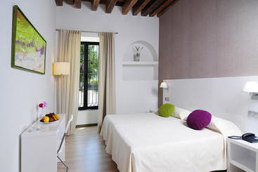 هتل Amalurra Granada
