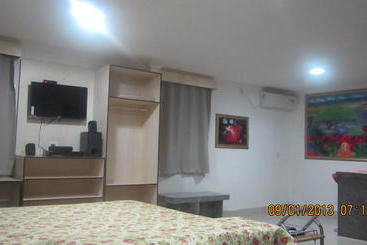 هتل Orla Guest House