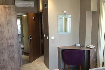 تختخواب و صبحانه Udi Suit  Canakkale