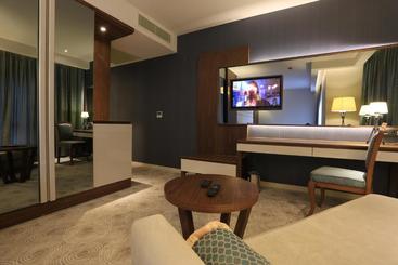 هتل Hassuites
