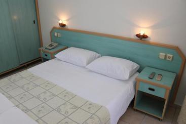 تختخواب و صبحانه Delfin Otel