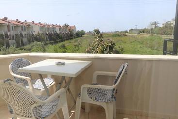 تختخواب و صبحانه Delfin Otel