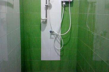 هاستل Baan Benjathip
