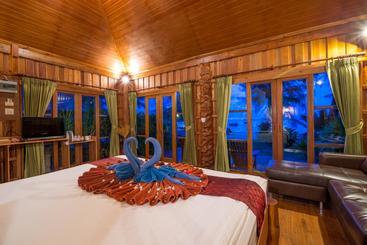 Thiwson Beach Resort   Sha Extra Plus