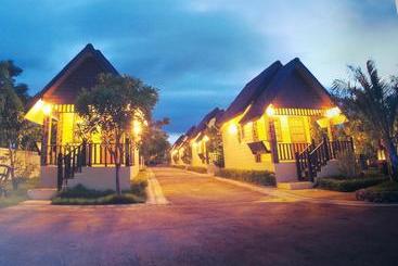 هتل Prachuap Garden View Resort