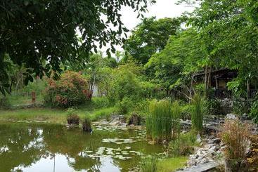 هتل Prachuap Garden View Resort