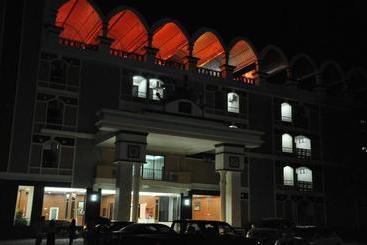هتل Queen Palace