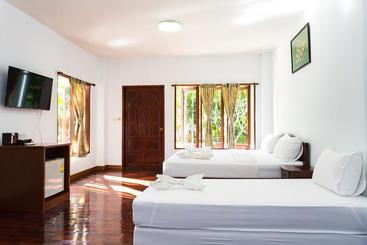 هتل Raks Thai Resort