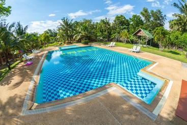 هتل Raks Thai Resort