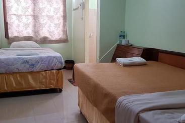 هتل The River Guest House