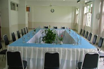 هاستل Ymca International Hotel Chiang Rai