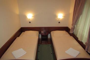 تختخواب و صبحانه Guest House Vila Lux