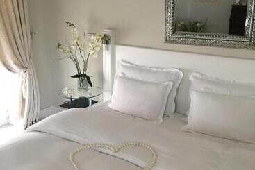 تختخواب و صبحانه Luxury Rooms Minjon