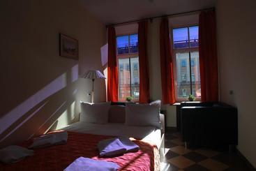 هتل Nevsky House