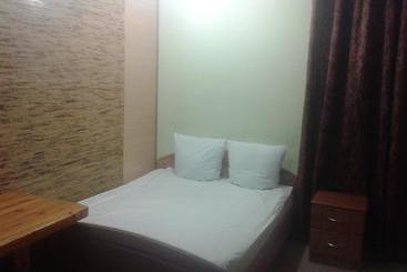 هتل Red House