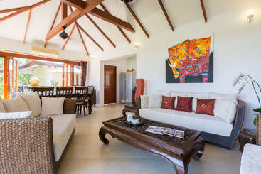 هتل Villa Baan Tawan Chai