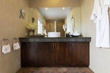 هتل Villa Baan Tawan Chai