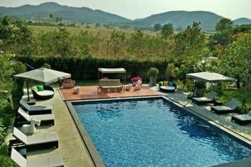 استراحتگاه Sasima Moonlight Villa