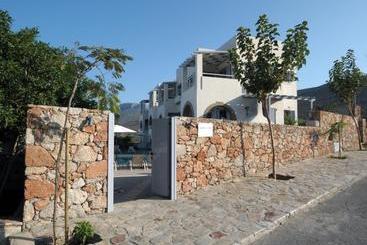 هتل Astarte Sea Villas