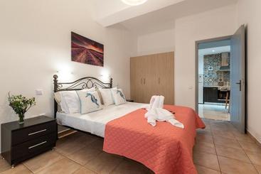 هتل Costas Apartments