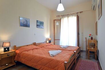 هتل Feeloxenia Corfu Apartments
