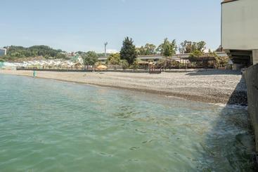 هتل Pansionat Burgas