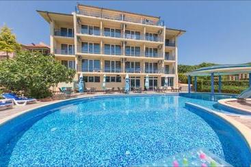 Peshev Family Hotel Vlas
