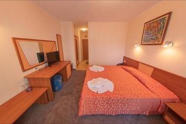 Peshev Family Hotel Vlas