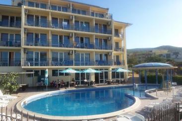 Peshev Family Hotel Vlas