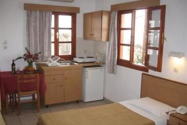هتل Chrysa Studios Lindos