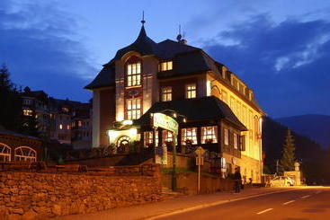 בית מלון כפרי Hořec