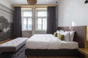 هتل Numa I Laurel