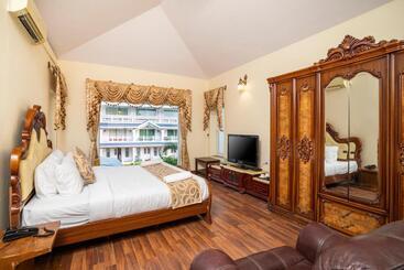 호텔 Stone Wood Riverfront Resort, Siolim