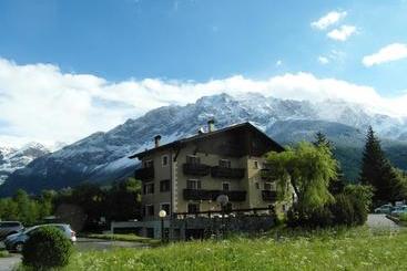 هتل Alpi & Golf