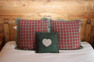 تختخواب و صبحانه Chalet Le Pot De Miel