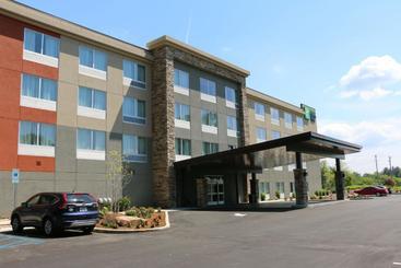 هتل Holiday Inn Express & Suites   Hendersonville Se   Flat Rock, An Ihg