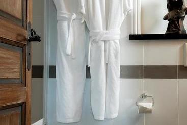 هتل Hostellerie Jerome