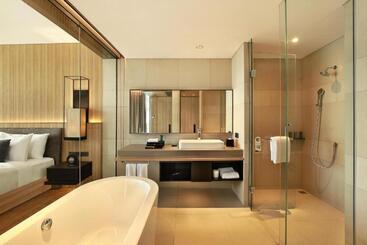 Otel Royal Tulip Gunung Geulis Resort And Golf