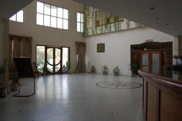 هتل Sita Manor