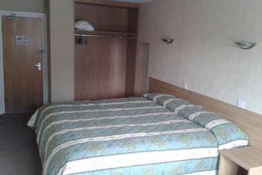 هتل The Weigh Inn Lodges