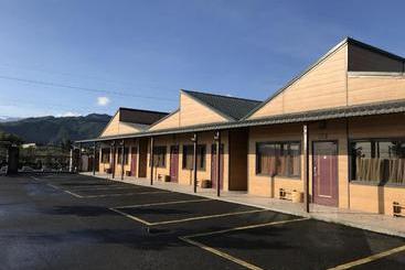 تختخواب و صبحانه Easy Home Stay