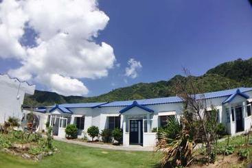 تختخواب و صبحانه Sanasai Inn