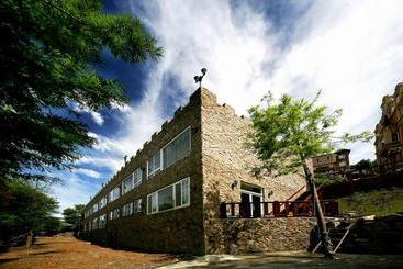 هتل European Manor